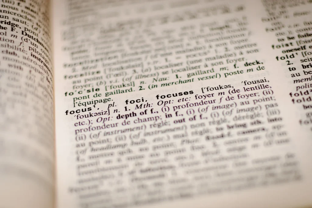 Page ouverte d’un dictionnaire